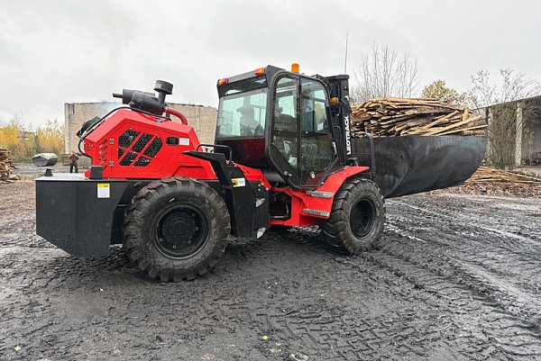 LEOTRACK 50B — работа с брёвнами